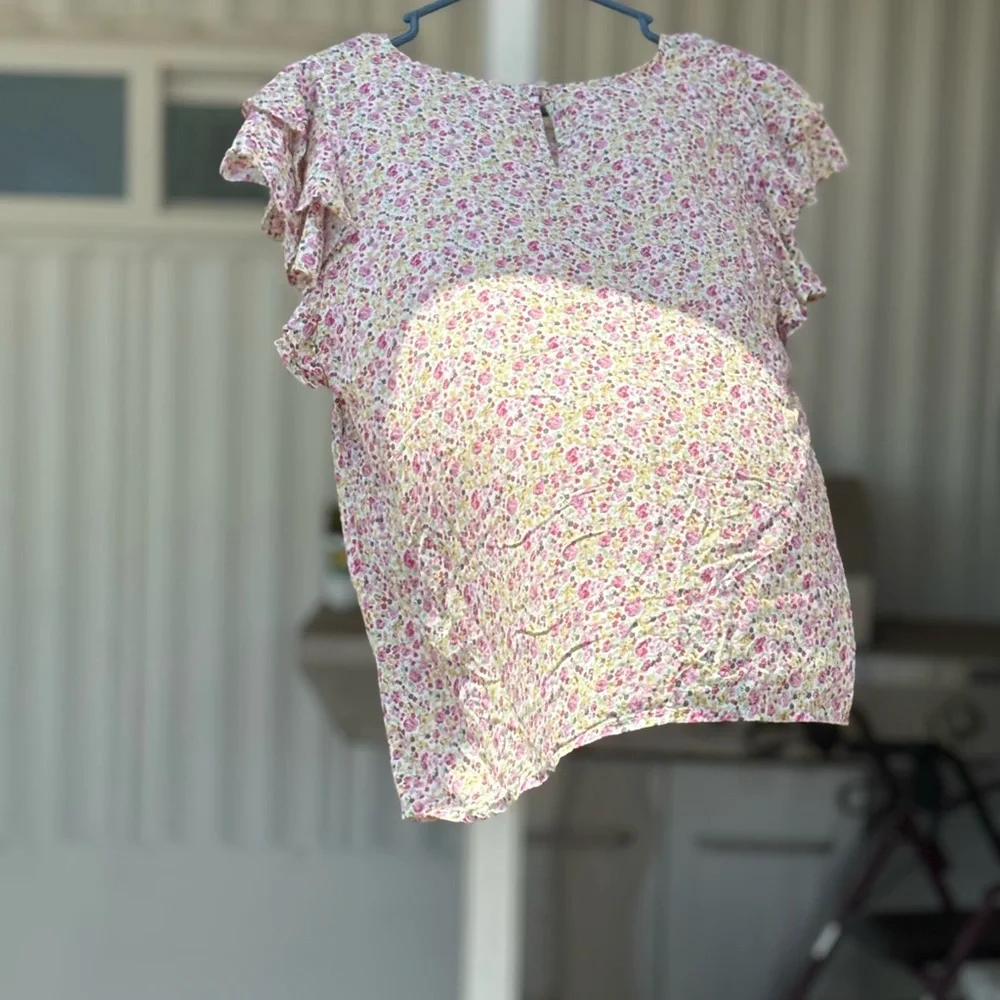 Floral Ruffle Sleeve Blouse - Picture 7 of 9